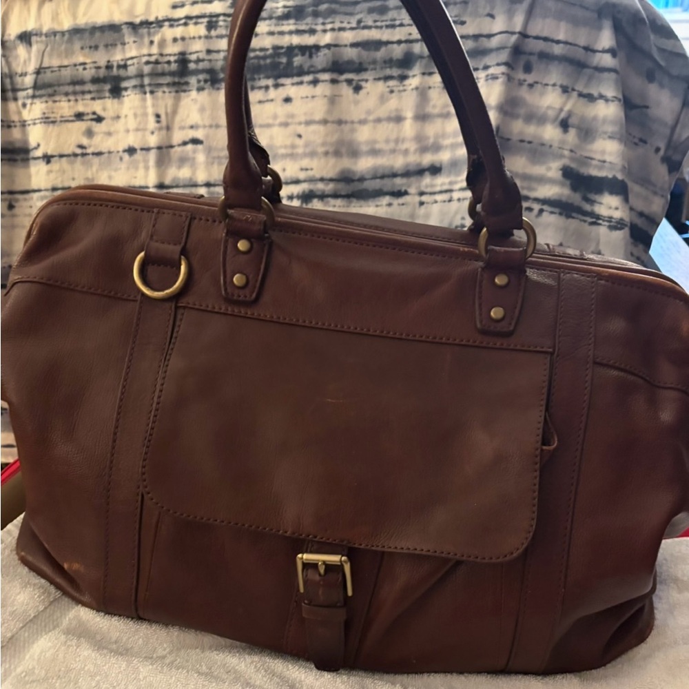 Fossil Brown Leather Travel Bag with Structured Design